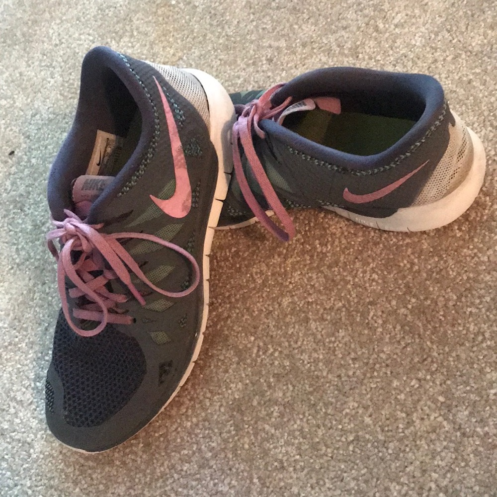 Nike free 5.0 tennis shoes